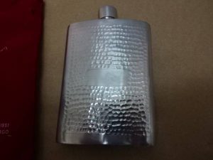 大吉 調布店で買取したスキットル（ウイスキーボトル）