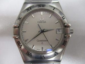 生駒駅からすぐの買取専門店大吉グリーンヒルいこま店でお買取させて頂きました時計の画像です。