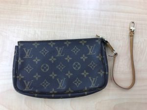 ヴィトン、アクセサリーポーチ、ロレックス・エルメス・ヴィトン・タグホイヤー・時計・バック・シャネル・マトラッセ・買取・高価買取・逗子・逗子駅・葉山・能見台・京急富岡・鎌倉・高価買取・買取専門店大吉逗子店・金・プラチナ・ダイヤモンド・ダイヤ・ブランドp・ブランド品・LV・グッチ・エルメス・バーキン・出張買取・郵送買取。上大岡・上永谷。杉田・京急・バス。財布・切手・金券。商品券。中国切手・大吉。六浦・万年四・ペン.JPG (1).JPG.JPG