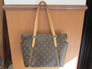 ルイヴィトン高価買取致します。