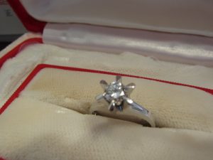 ダイヤ高額買取致します。