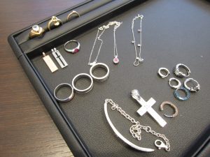 シルバージュエリー買取致します。