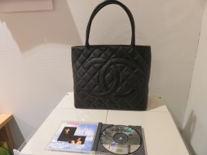 須磨、兵庫、長田の素敵なご婦人からお買取りです シャネルのキャビアスキンのトートバッグです。 