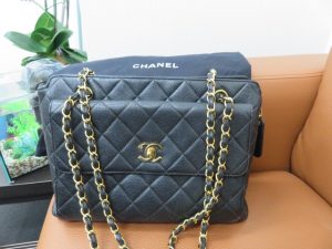 シャネルWチェーンキャビアスキーンのバックをお買取りさせて頂きました。