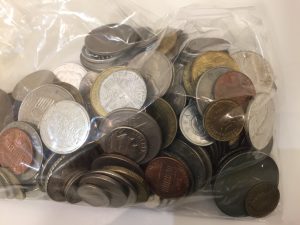 外国のコインも買取している大吉アルプラザ堅田店です。