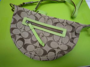 堺泉北の皆様、コーチのバックの高価買取は大吉泉北クロスモール店へ