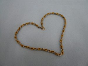 貴金属ネックレス 買取 箕面北摂