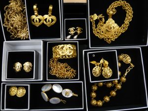 シャネルアクセサリー買取箕面北摂