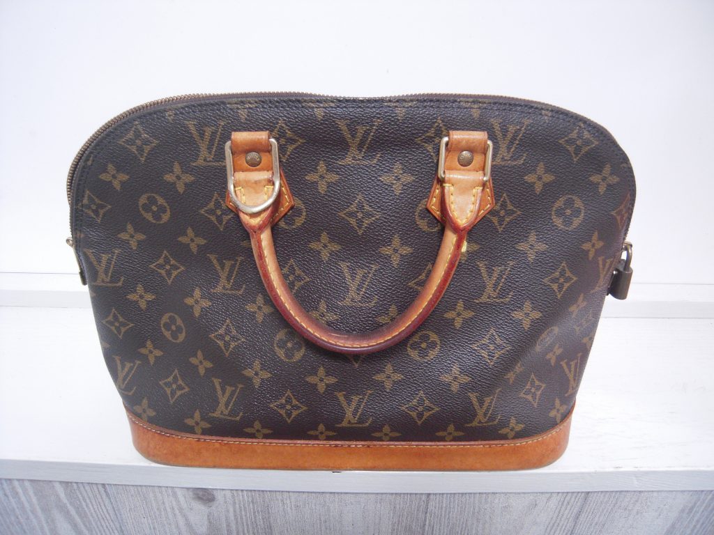 ブランド品の買取なら北九州市にある大吉小倉店にお任せ下さい。