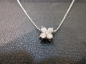 メレダイヤ　ネックレス