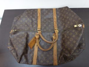 三木市の皆様、古いルイヴィトンの買取ならキッピーモール三田店へ。