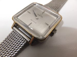 貴金属シルバーオメガ手巻き時計