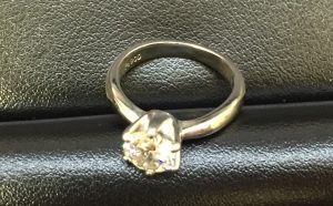 横須賀でダイヤモンドとプラチナの高価買取は大吉　横須賀中央店！！