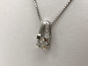 貴金属プラチナPt900ダイヤ付ネックレス