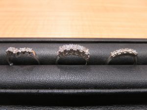 兵庫、須磨、長田の皆さんからお買取りの多いダイヤモンド一文字のリング 