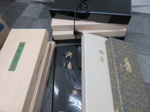 沢山のお線香をお持ち頂きました。