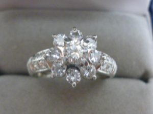 ダイヤのリングのお買取りお任せください。買取専門店大吉ゆめタウン中津店です。