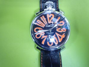 堺泉北の皆様、ガガミラノの高価買取は大吉泉北クロスモール店へ