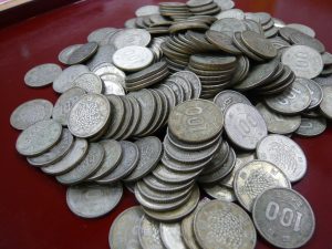 100円銀貨買取箕面北摂