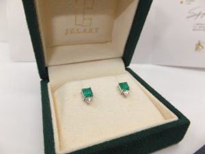 ブランド貴金属エメラルド付ピアスk14wg