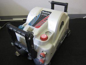 電動工具　マキタ　エアーコンプレッサー　AC400Xをお買取り！大吉久留米店です！