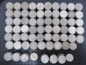 本日は100円銀貨をお買取させて頂きました。