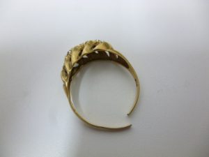 切れた指輪やネックレスなど貴金属の買取いたします。買取専門店大吉ゆめタウン中津店。