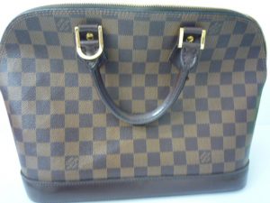 堺泉北の皆様、ヴィトンの高価買取は大吉泉北クロスモール店へ