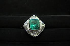 篠山市の皆様、エメラルドの買取ならキッピーモール三田店へ。