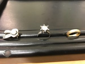 貴金属のお買取をしています。大吉四季の森店です。