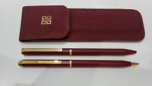 和光市でジバンシーの財布の買取は大吉和光店へ!