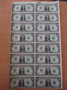 大吉 武蔵小金井店 1ドル未裁断紙幣の画像です。