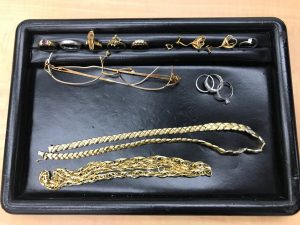 金・プラチナ・スーツ・グッチ・ブランドスーツ・アタッシュ・zero ・高価、ニコン、ＮＩＫＯＮ，ライカ・ｎｉｋｏｎ，高価買取、大吉、買取専門店大吉逗子店、買取、逗子、逗子駅、逗子周辺、追浜、追浜周辺、追浜駅、葉山、Ｄ5100・葉山ハイランド・鎌倉・鎌倉駅・大船・大船駅象牙。ブランド品。ブランド。金。銀、ダイヤモンド　、切手、能見台、横須賀、銀座通り、上大岡、上大岡駅。三浦、京急富岡、横浜、エルメス、シャネル、カメラ、お酒、六浦、.JPG (2)