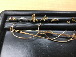 金・プラチナ・スーツ・グッチ・ブランドスーツ・アタッシュ・zero ・高価、ニコン、ＮＩＫＯＮ，ライカ・ｎｉｋｏｎ，高価買取、大吉、買取専門店大吉逗子店、買取、逗子、逗子駅、逗子周辺、追浜、追浜周辺、追浜駅、葉山、Ｄ5100・葉山ハイランド・鎌倉・鎌倉駅・大船・大船駅象牙。ブランド品。ブランド。金。銀、ダイヤモンド　、切手、能見台、横須賀、銀座通り、上大岡、上大岡駅。三浦、京急富岡、横浜、エルメス、シャネル、カメラ、お酒、六浦、.JPG (2)