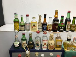 古酒 ・ボトル・グッチ・ブランドスーツ・アタッシュ・zero ・高価、ニコン、NIKON,ライカ・nikon,高価買取、大吉、買取専門店大吉逗子店、買取、逗子、逗子駅、逗子周辺、追浜、追浜周辺、追浜駅、葉山、D5100・葉山ハイランド・鎌倉・鎌倉駅・大船・大船駅象牙。ブランド品。ブランド。金。銀、ダイヤモンド 、切手、能見台、横須賀、銀座通り、上大岡、上大岡駅。三浦、京急富岡、横浜、エルメス、シャネル、カメラ、お酒、六浦、.JPG (2)