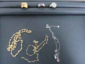 本日は貴金属をお買取させて頂きました。