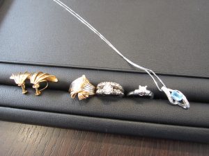 大吉イオンタウン宇多津店では、使わなくなったジュエリー買取致します。