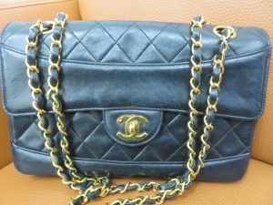 シャネルマトラッセ Wチェーンバックをお買取りさせて頂きました。