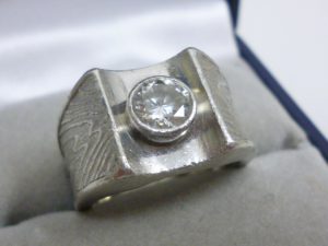 ダイヤ/ダイヤモンドの買取はお任せください。買取専門店大吉ゆめタウン中津店です。