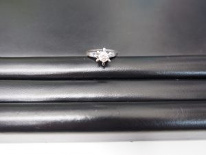 ダイヤモンドをお買い取りしています大吉鶴見店です。