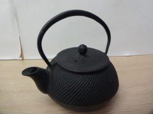 鉄瓶を大吉 JR 八尾店で買取ました。