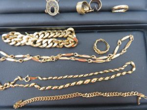 100g以上あるK18ブレスレットなど金のアクセサリーをお買取りをさせて頂きました。