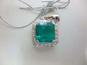 色石/エメラルドの買取いたしました。かいとり専門店大吉ゆめタウン中津店です。