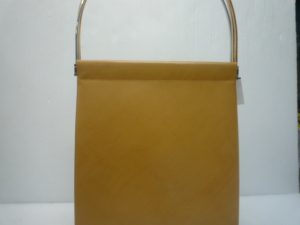 堺泉北の皆様、カルティエの高価買取は泉北クロスモール店へ