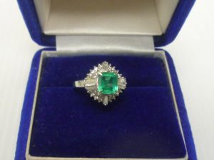 堺泉北の皆様、指輪の高価買取は泉北クロスモール店へ