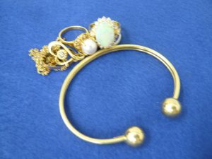 金アクセサリー買取箕面北摂