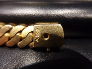 関内で金買取なら買取専門店 大吉 カトレヤプラザ伊勢佐木店。