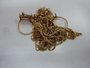 大吉調布店で買取した大量の金