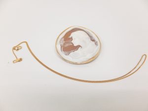 カメオ付きブランド貴金属ｋ18金ネックレス