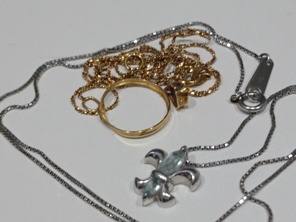 金　プラチナ　貴金属　ネックレス　アクセサリー　買取　小倉南区　下曽根